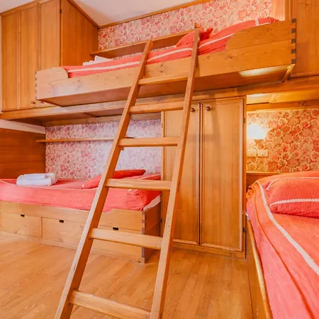 Casa Verocai - Mountain View Terrace & Parking Apartment